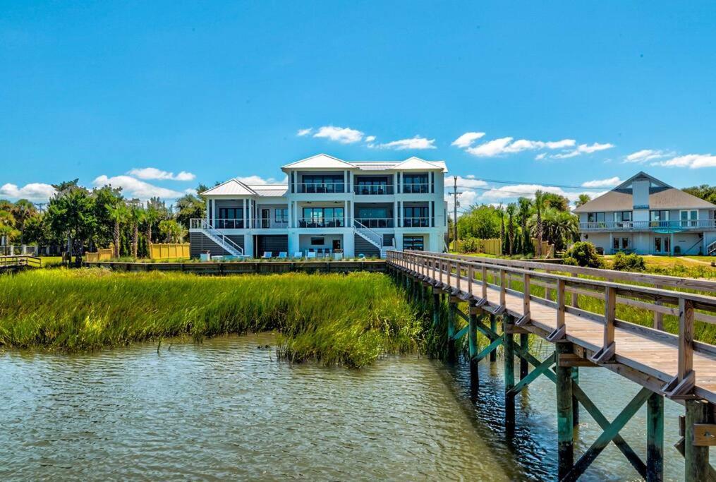 New Waterfront Home With Deep Water Dock Isle of Palms Esterno foto
