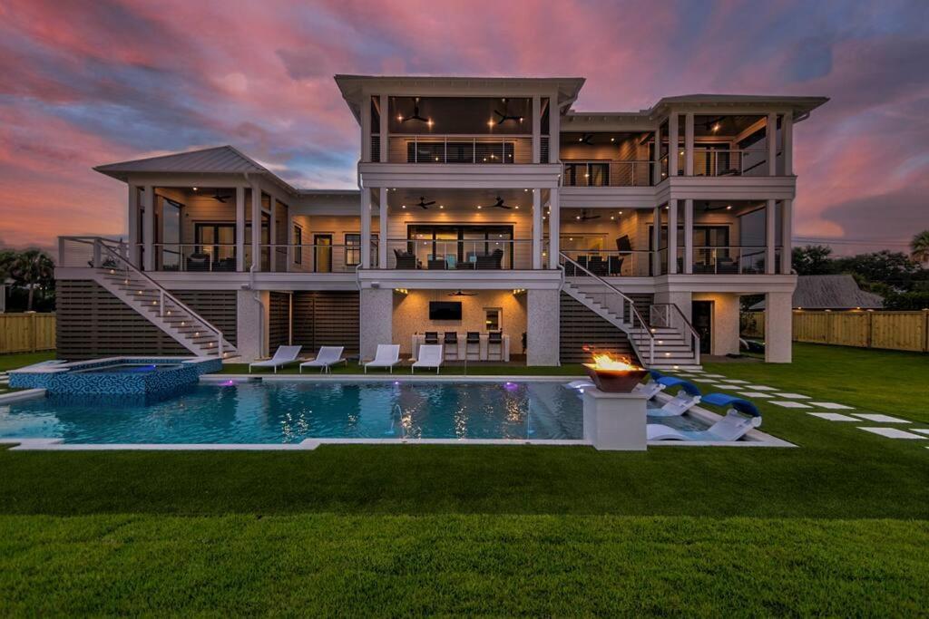 New Waterfront Home With Deep Water Dock Isle of Palms Esterno foto