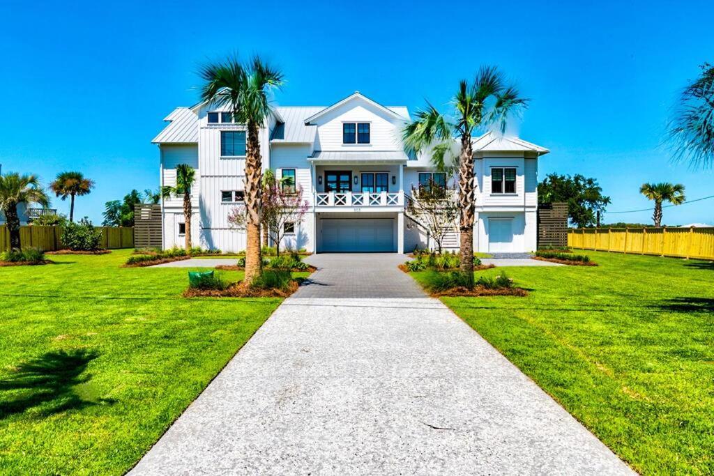 New Waterfront Home With Deep Water Dock Isle of Palms Esterno foto