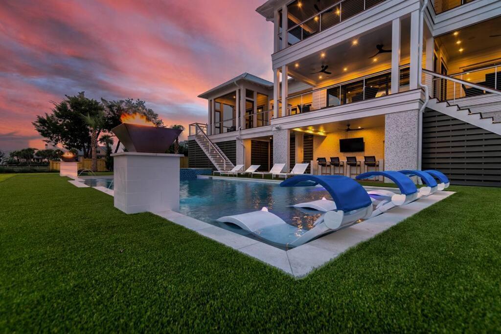 New Waterfront Home With Deep Water Dock Isle of Palms Esterno foto