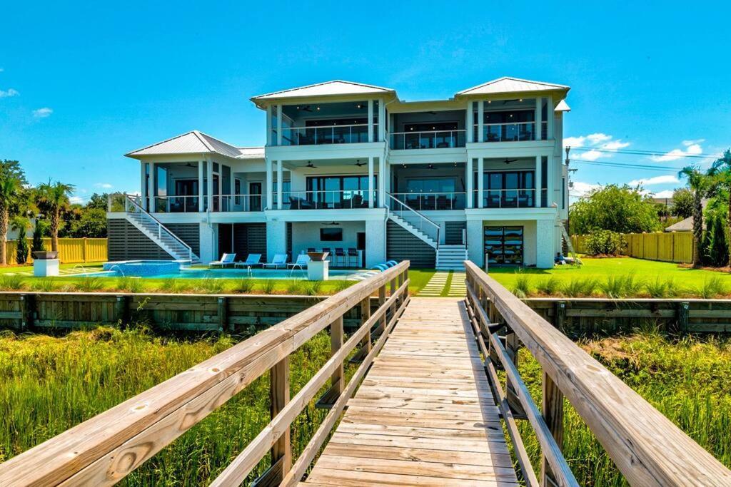 New Waterfront Home With Deep Water Dock Isle of Palms Esterno foto