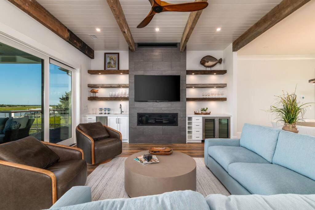 New Waterfront Home With Deep Water Dock Isle of Palms Esterno foto