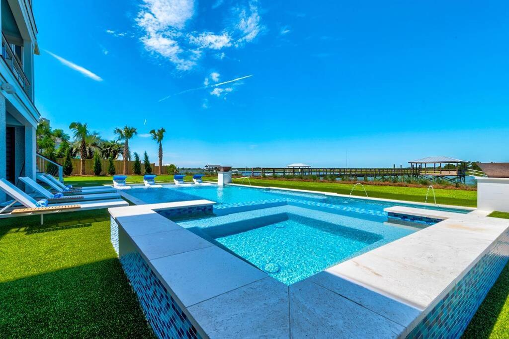New Waterfront Home With Deep Water Dock Isle of Palms Esterno foto