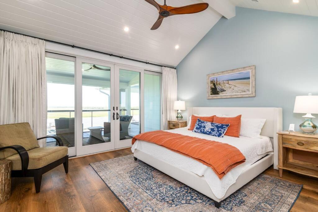 New Waterfront Home With Deep Water Dock Isle of Palms Esterno foto