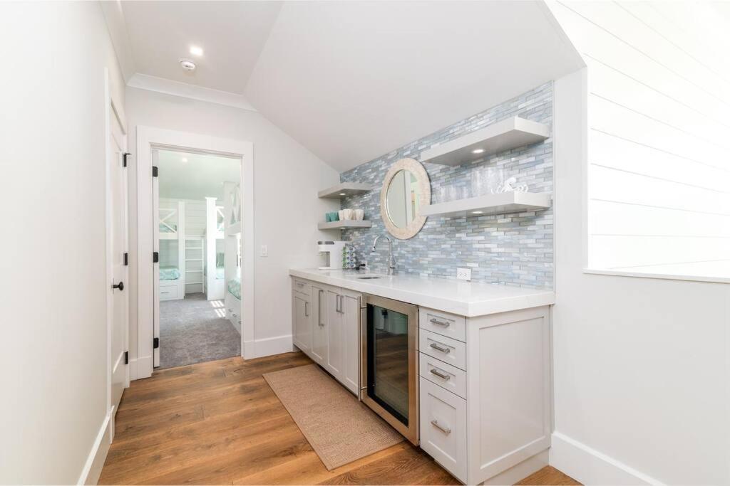 New Waterfront Home With Deep Water Dock Isle of Palms Esterno foto