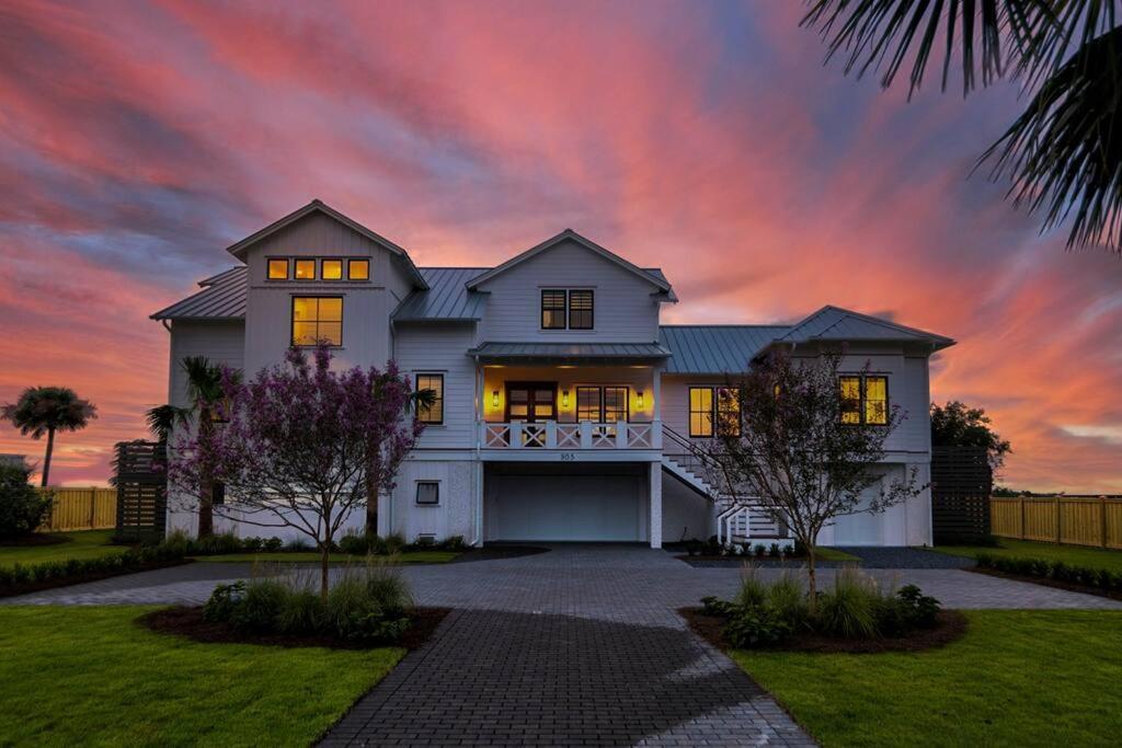 New Waterfront Home With Deep Water Dock Isle of Palms Esterno foto
