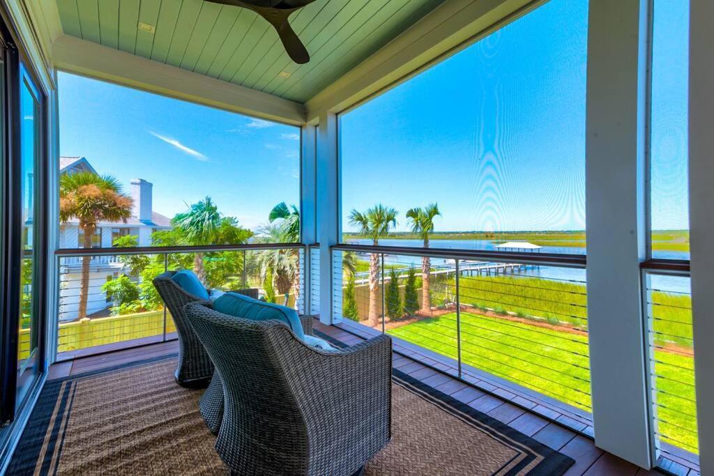 New Waterfront Home With Deep Water Dock Isle of Palms Esterno foto