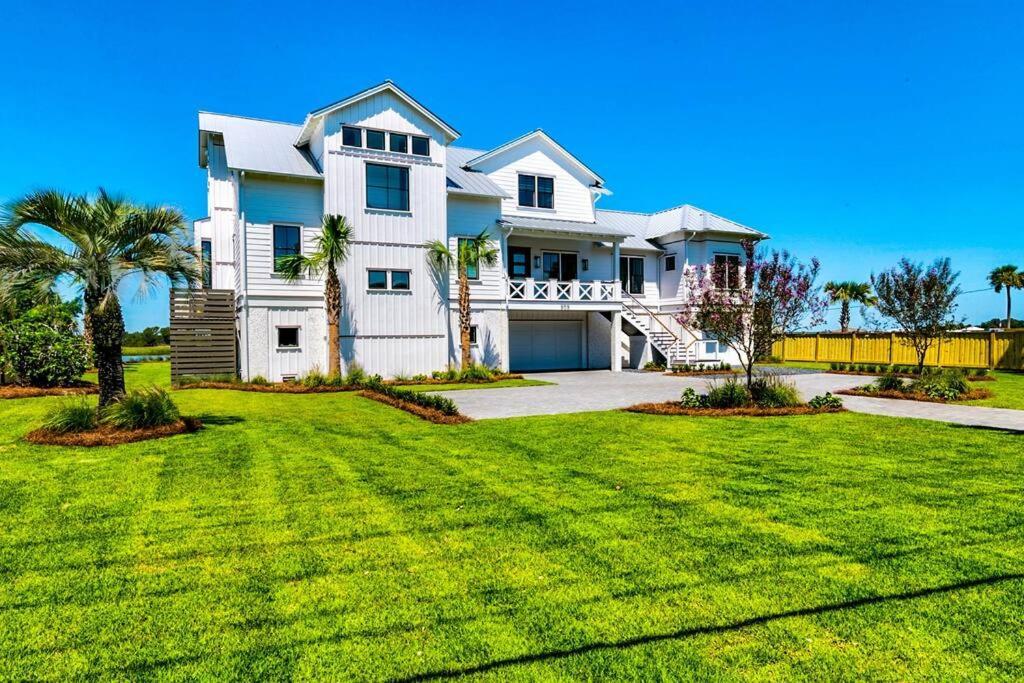 New Waterfront Home With Deep Water Dock Isle of Palms Esterno foto